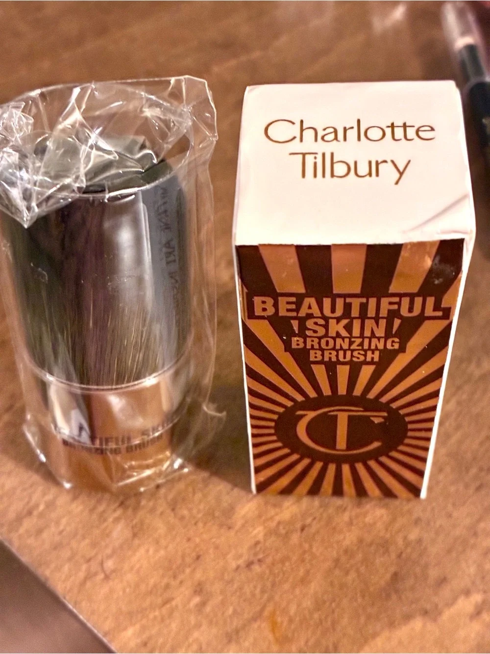 Charlotte Tilbury Beautiful Large Skin Bronzing Brush - Rose Gold Finish